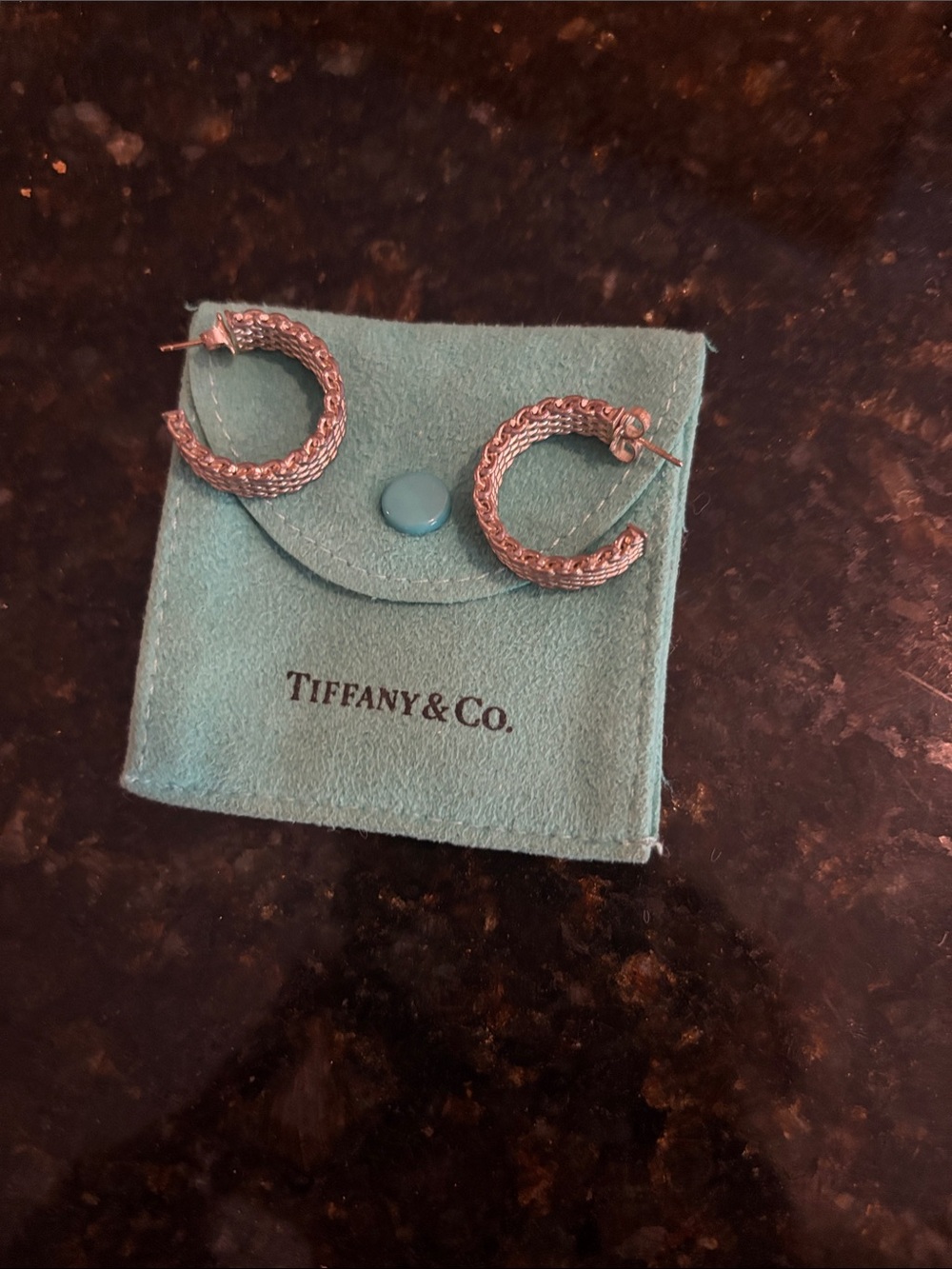 Tiffany & Co. Silver Somerset Mesh Hoop Earrings
Tiffany & Co.
·
Size: OS
·